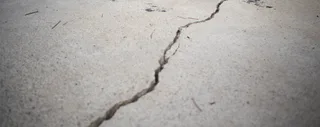 Jak vyřešit opravy betonu venku na terase i v garáži?