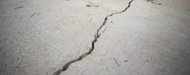 Jak vyřešit opravy betonu venku na terase i v garáži?