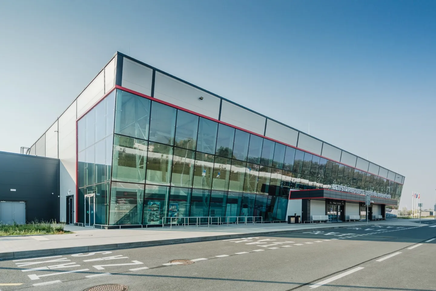 Reference: Letiště Pardubice