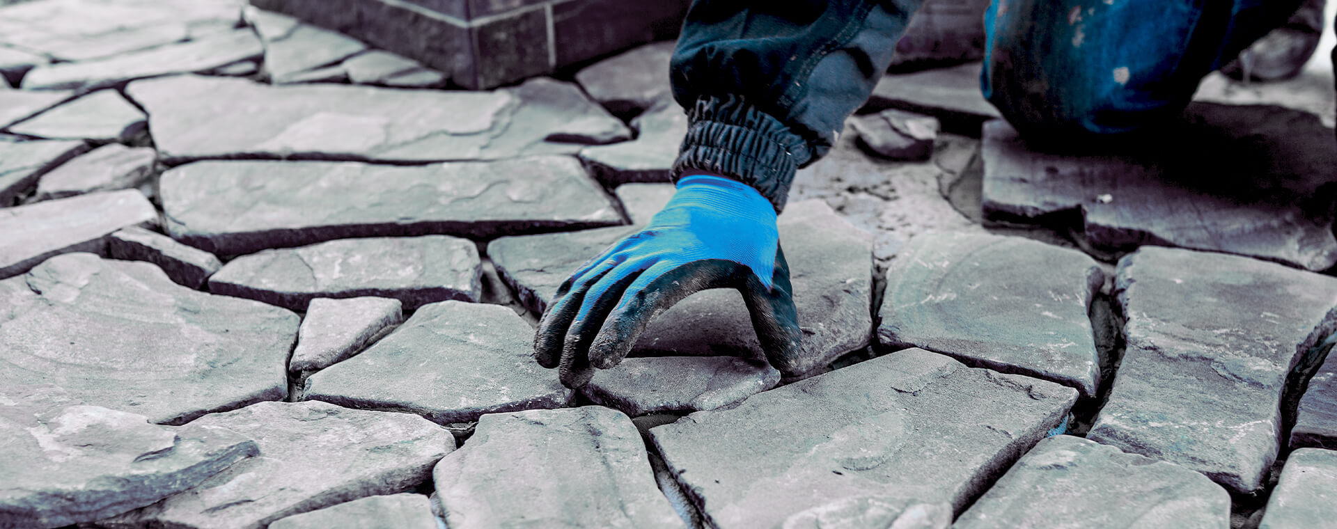 Venkovní spárovací hmoty pro různé povrchy: Jakou vybrat?