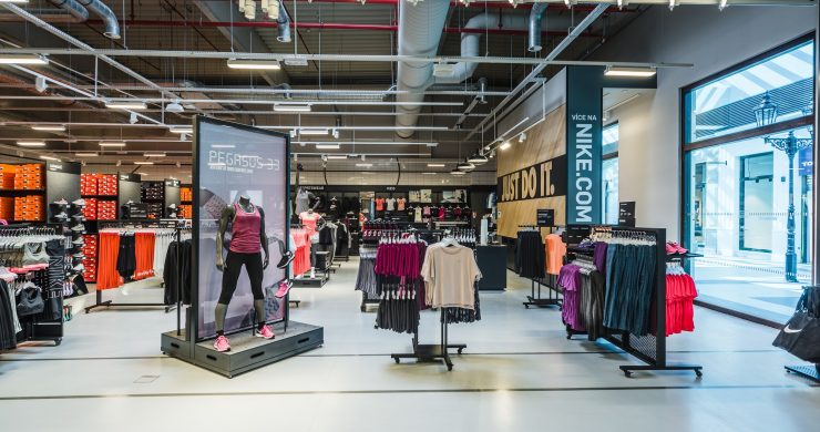 Reference: Prodejna Nike v outletovém centru