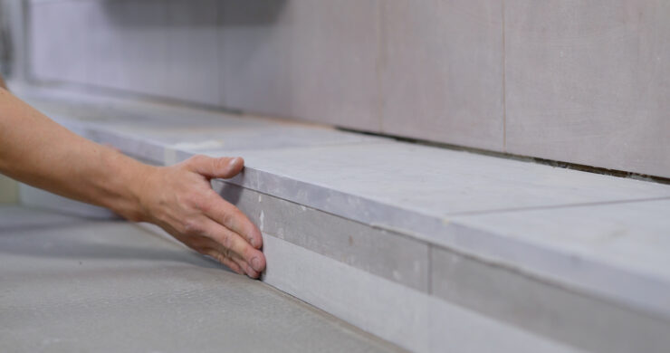 Lepení obkladu na obklad, nebo kompletní výměna?