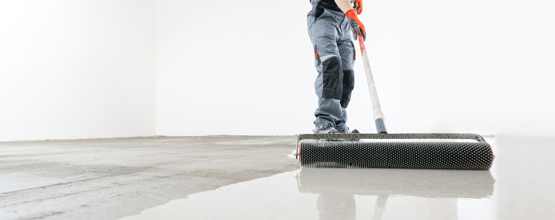 Jak na betonovou podlahu: od přípravy až po finální úpravu